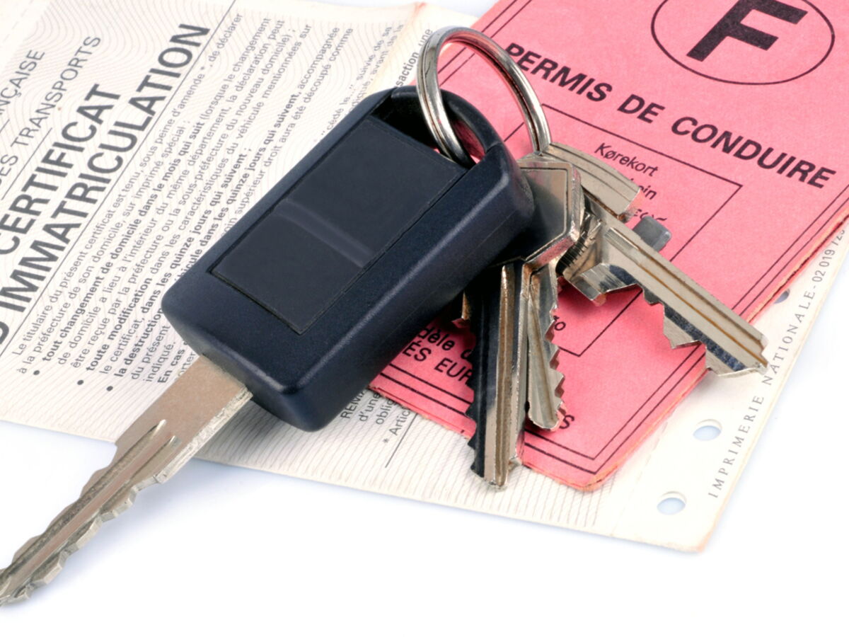 Permis De Conduire Perdu Que Faire Femme Actuelle Le Mag