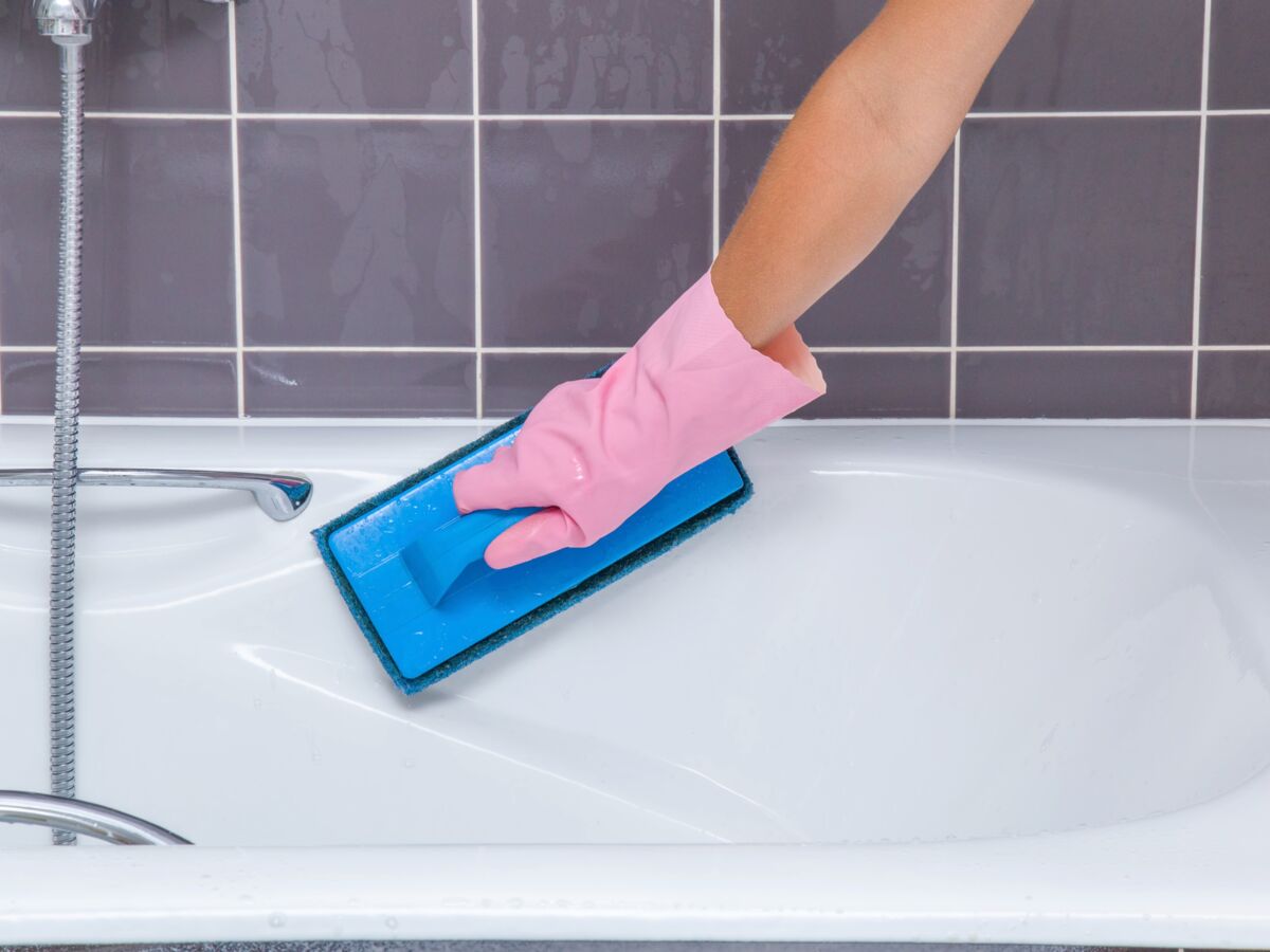 Nettoyer et faire briller sa baignoire rapidement, c'est possible : Femme  Actuelle Le MAG