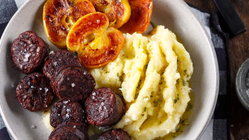 Boudin Noir Aux Pommes Et Sa Puree Panais Pomme De Terre Decouvrez Les Recettes De Cuisine De Femme Actuelle Le Mag