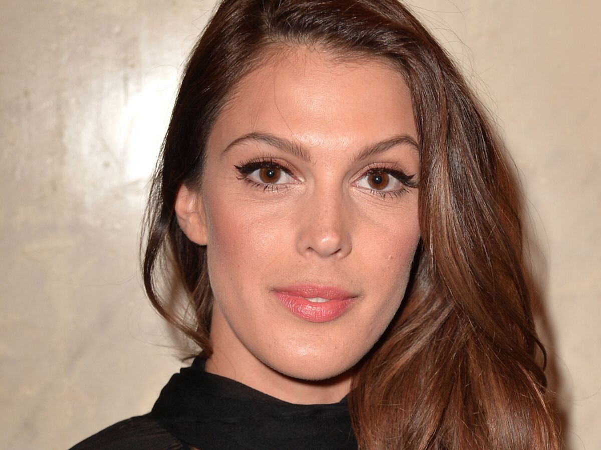 Iris Mittenaere : attaquée sur son physique, elle mouche son détracteur