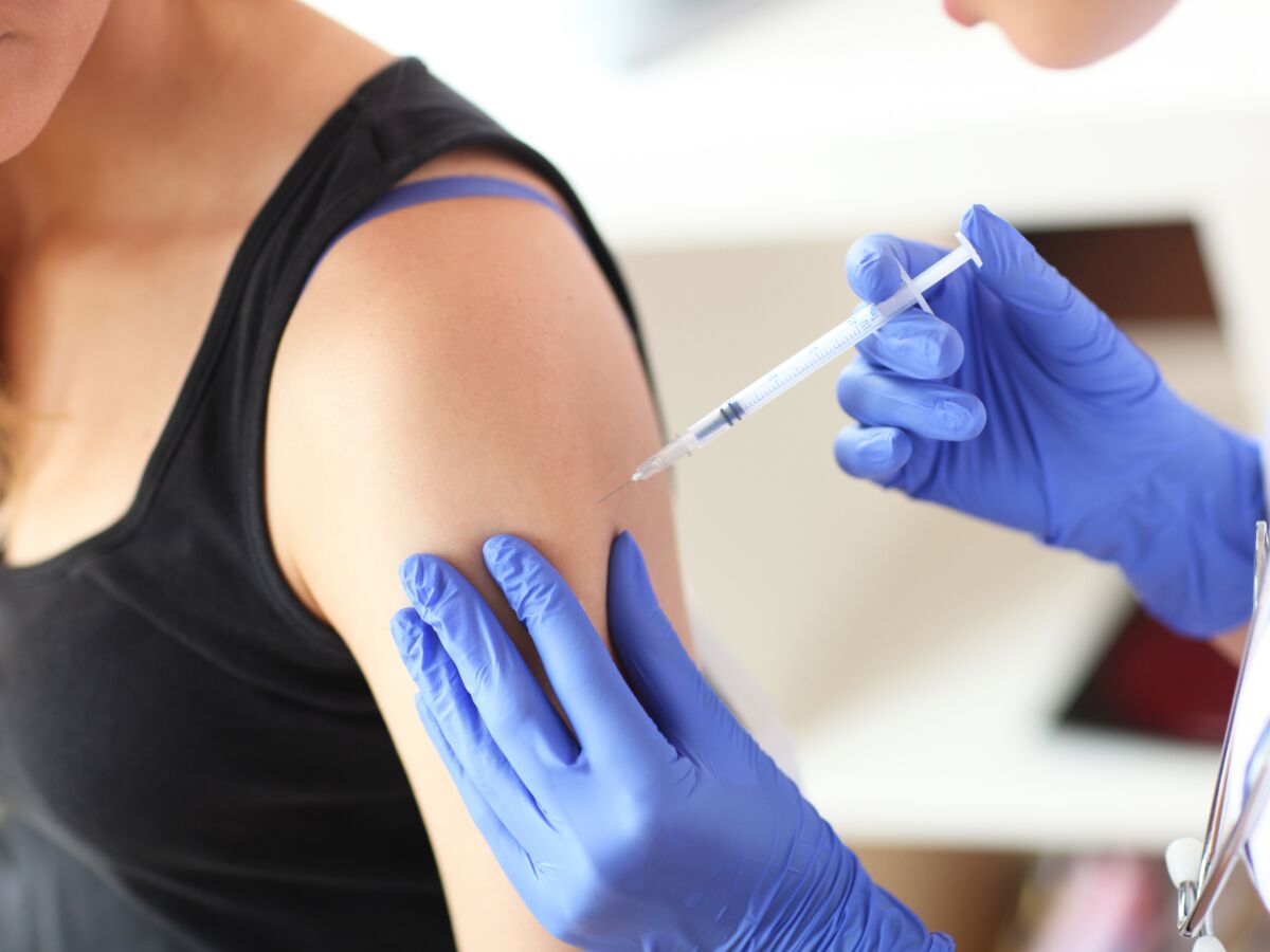 Covid-19 : les vaccins sont-ils efficaces contre le variant sud-africain ?