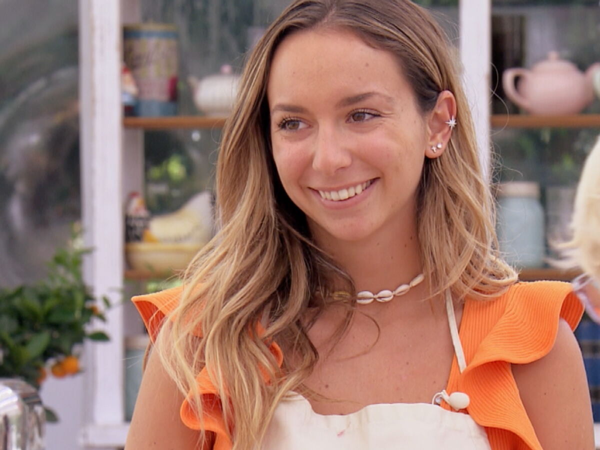 Femme Actuelle Le Meilleur Patissier Margaux Chouchoute De Cyril Lignac Les Fans S Agacent