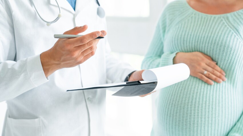 Arrêt maladie pendant la grossesse : qu'est-ce que le congé pathologique ?