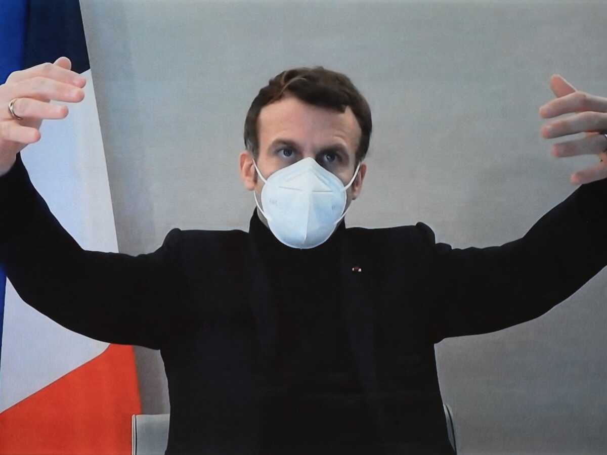 Qui est Jean-Christophe Perrochon, le médecin qui veille sur Emmanuel Macron?