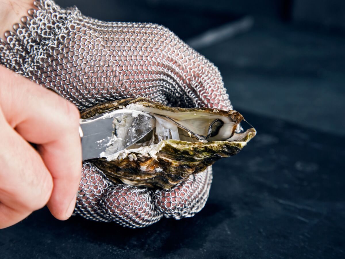 L'astuce géniale pour ouvrir des huîtres facilement sans se blesser : Femme  Actuelle Le MAG