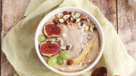 Gateau D Automne Aux Raisins Et Noisettes Decouvrez Les Recettes De Cuisine De Femme Actuelle Le Mag