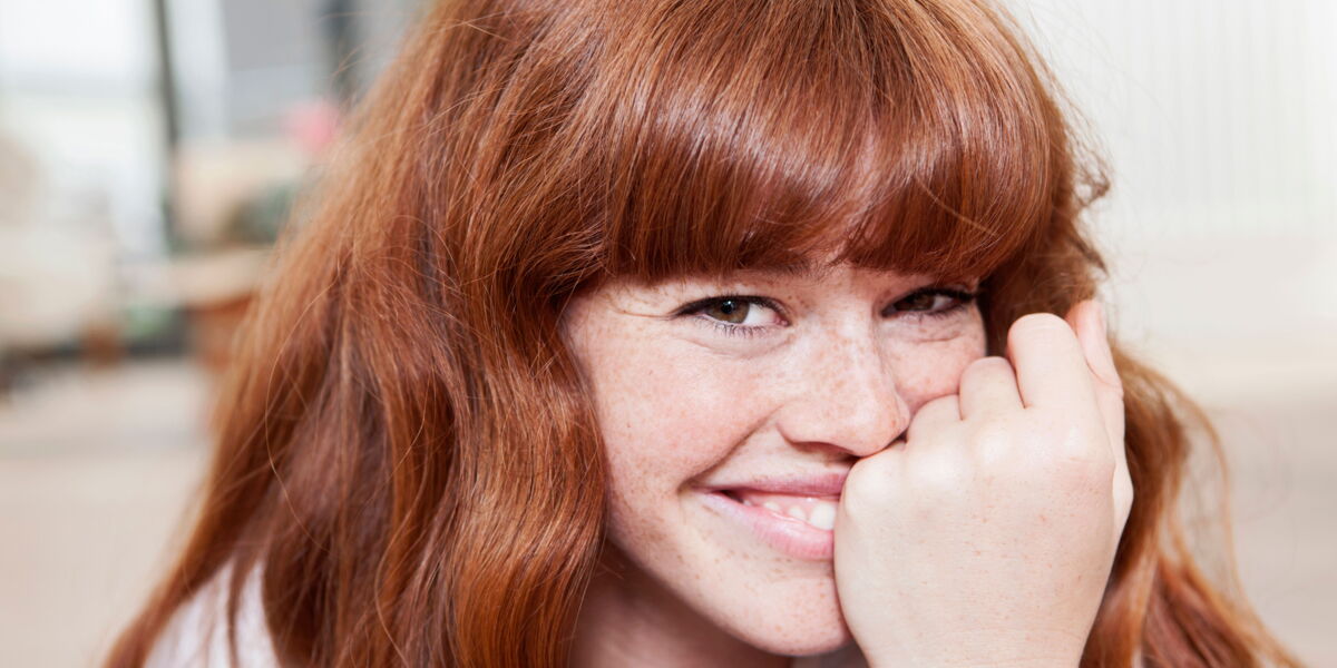 Cheveux 3 Astuces Pour Une Frange Impeccable Toute La Journee Femme Actuelle Le Mag