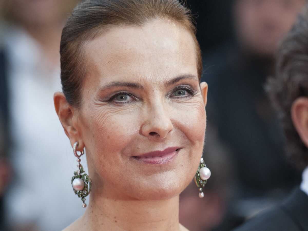 La presse me traitait de folle : Carole Bouquet se confie sur ses années de thérapie