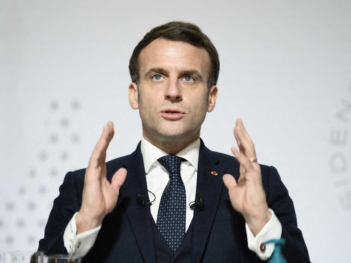 Vers un 3e confinement ? Emmanuel Macron évoque des heures cruciales