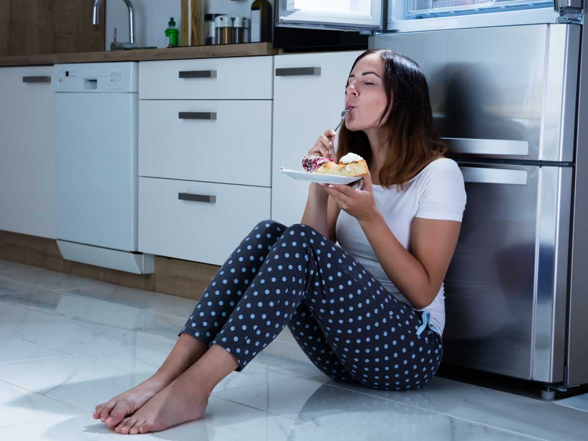 Manger la nuit : est-ce vraiment mauvais pour la santé ?