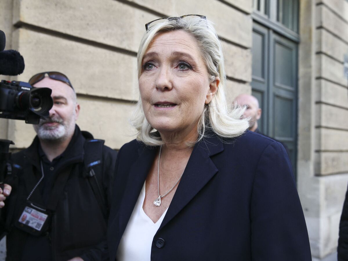 Procès de Marine Le Pen : la présidente du RN recadrée par la juge pour son comportement