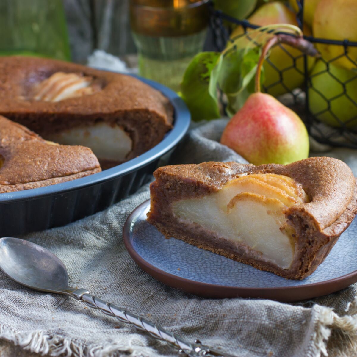 La Recette Du Gateau Poire Chocolat De Cyril Lignac Femme Actuelle Le Mag