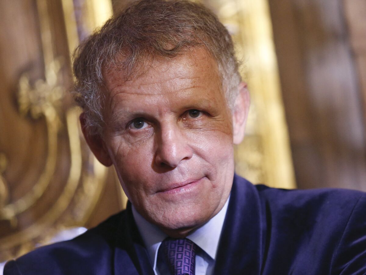 Qui Est La Compagne Actuelle De Ppda Patrick Poivre d'Arvor : qui sont les femmes de sa vie ? : Femme Actuelle  Le MAG