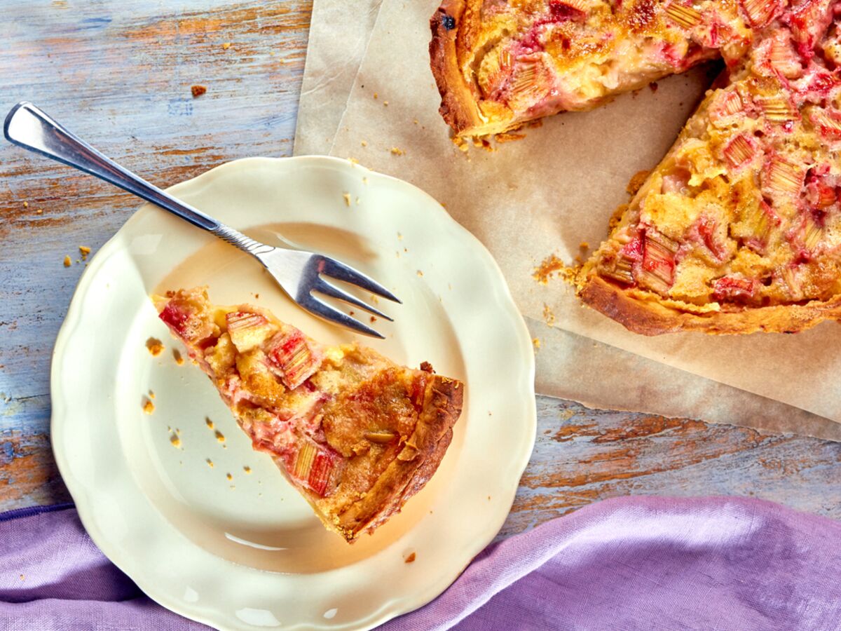 La Recette De La Tarte A La Rhubarbe De Cyril Lignac Femme Actuelle Le Mag