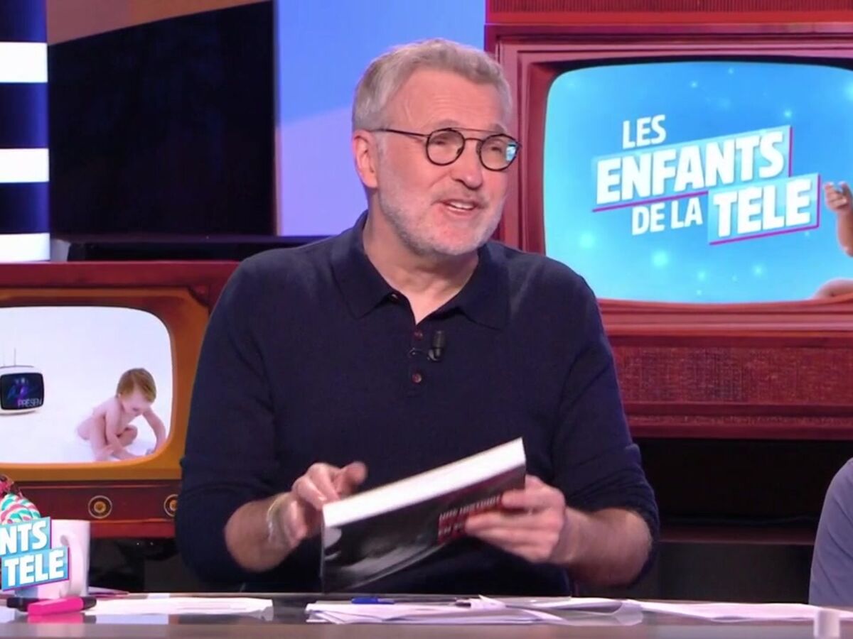 VIDEO - Les Enfants de la télé : cette invitée ne connaît pas Henri Salvador, malaise sur le plateau