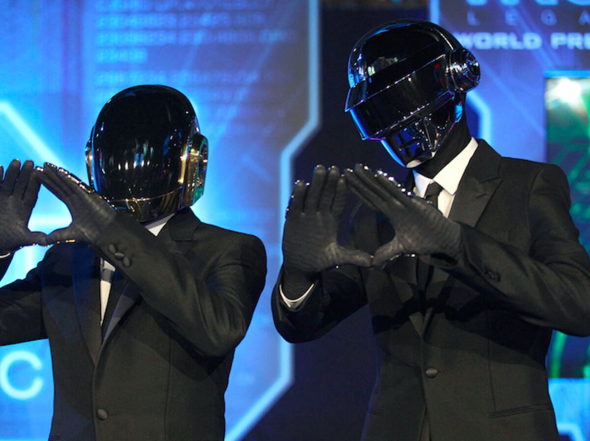 Daft Punk : une rare vidéo des deux artistes sans leurs casques dévoilée dans C à vous