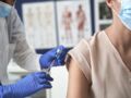 Vaccin contre la Covid-19 en entreprise : qui y aura droit et comment en bénéficier ?