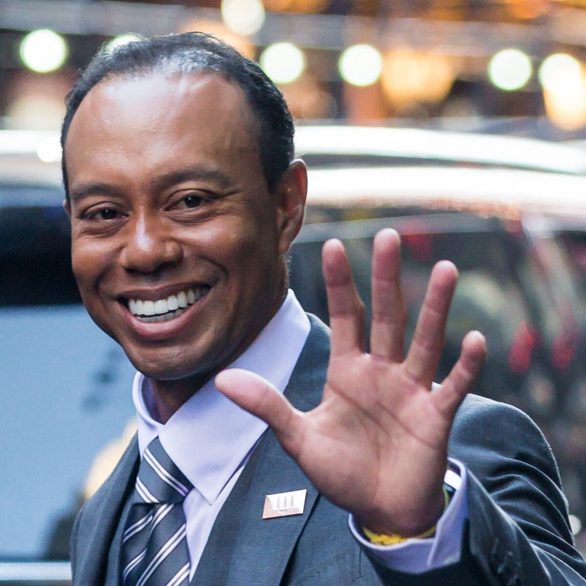 Tiger Woods Hospitalise Apres Un Violent Accident De Voiture Les Photos Choc Devoilees Femme Actuelle Le Mag