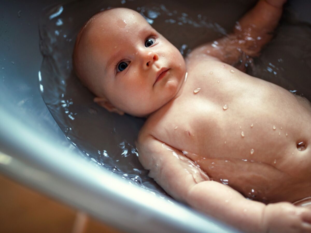 Bain libre de bébé : les précautions à prendre pour le donner en toute sécurité
