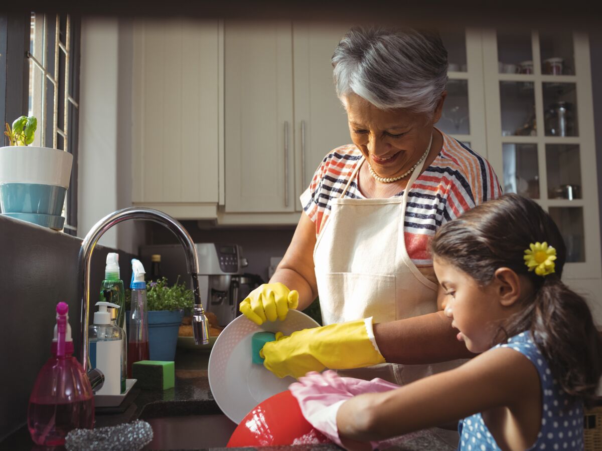 5 astuces de grand-mère pour nettoyer son fer à repasser