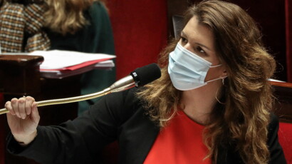 Marlène Schiappa en short en cuir : cette photo qui fait jaser ! : Femme Actuelle Le MAG