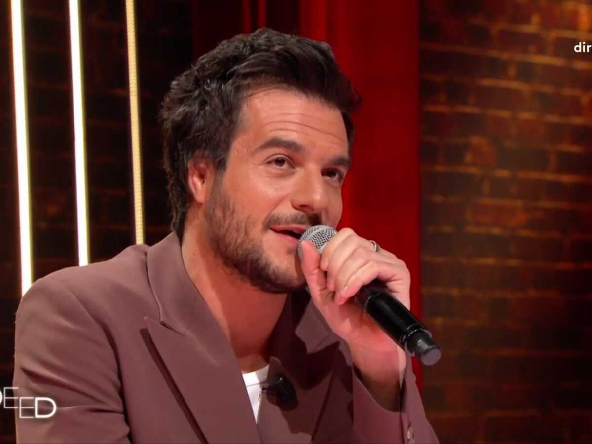 Amir : une femme politique sous le charme du chanteur !