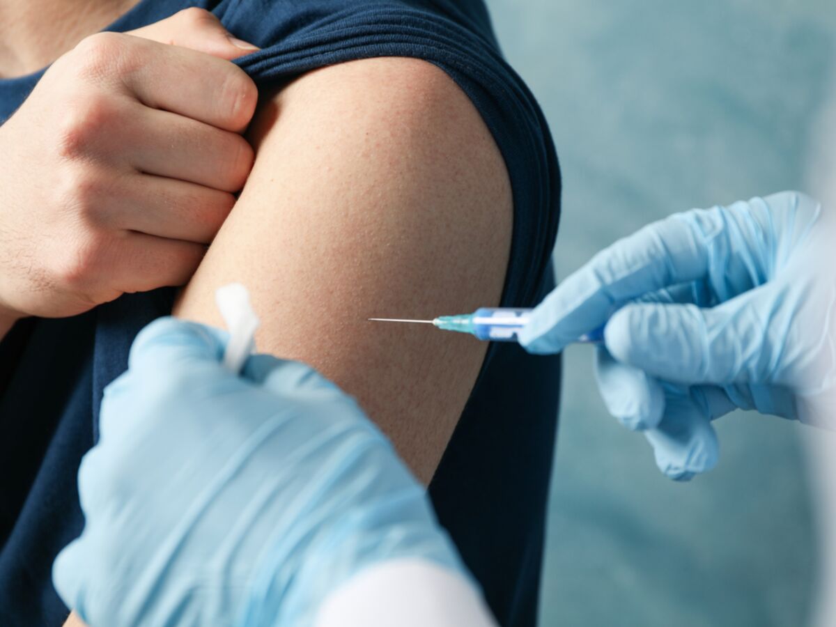 Vaccin Moderna : quels sont les effets indésirables répertoriés par l'ANSM ?