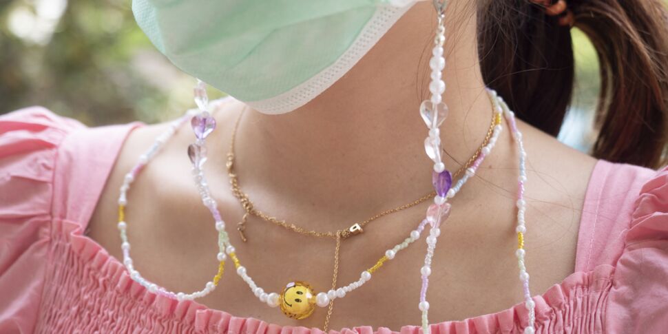 DIY : fabriquer une chaîne porte-masque en perles 