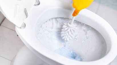 7 astuces pour nettoyer le fond des toilettes