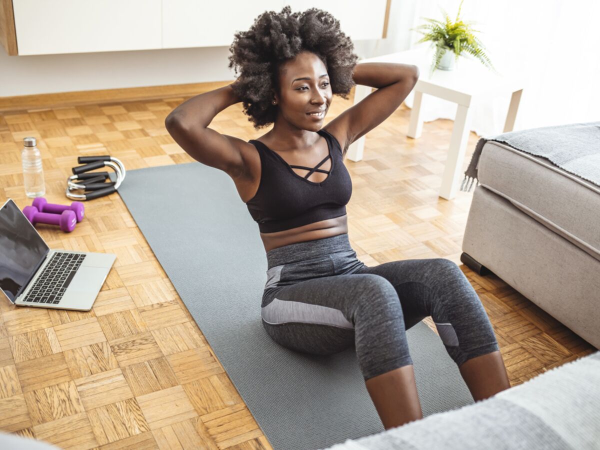 Ventre plat : 8 idées reçues sur les abdos