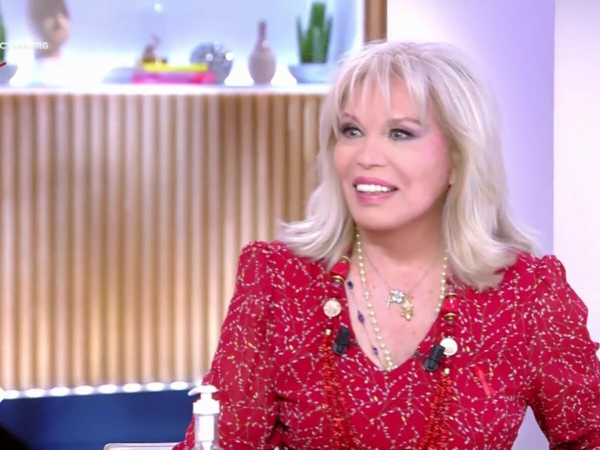 Amanda Lear vante les mérites du vaccin Pfizer : Ça donne une pêche !