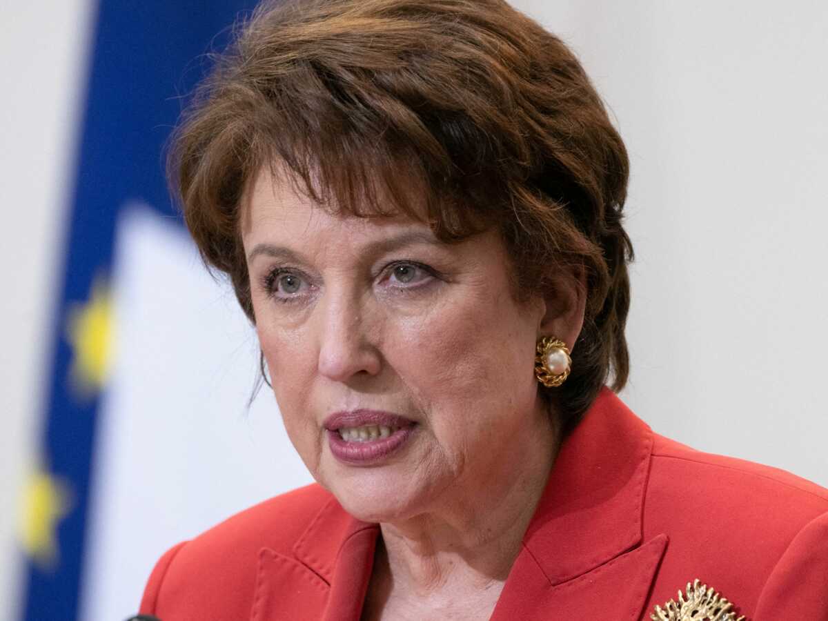 Roselyne Bachelot hospitalisée à cause de la Covid-19 : ses proches donnent de ses nouvelles