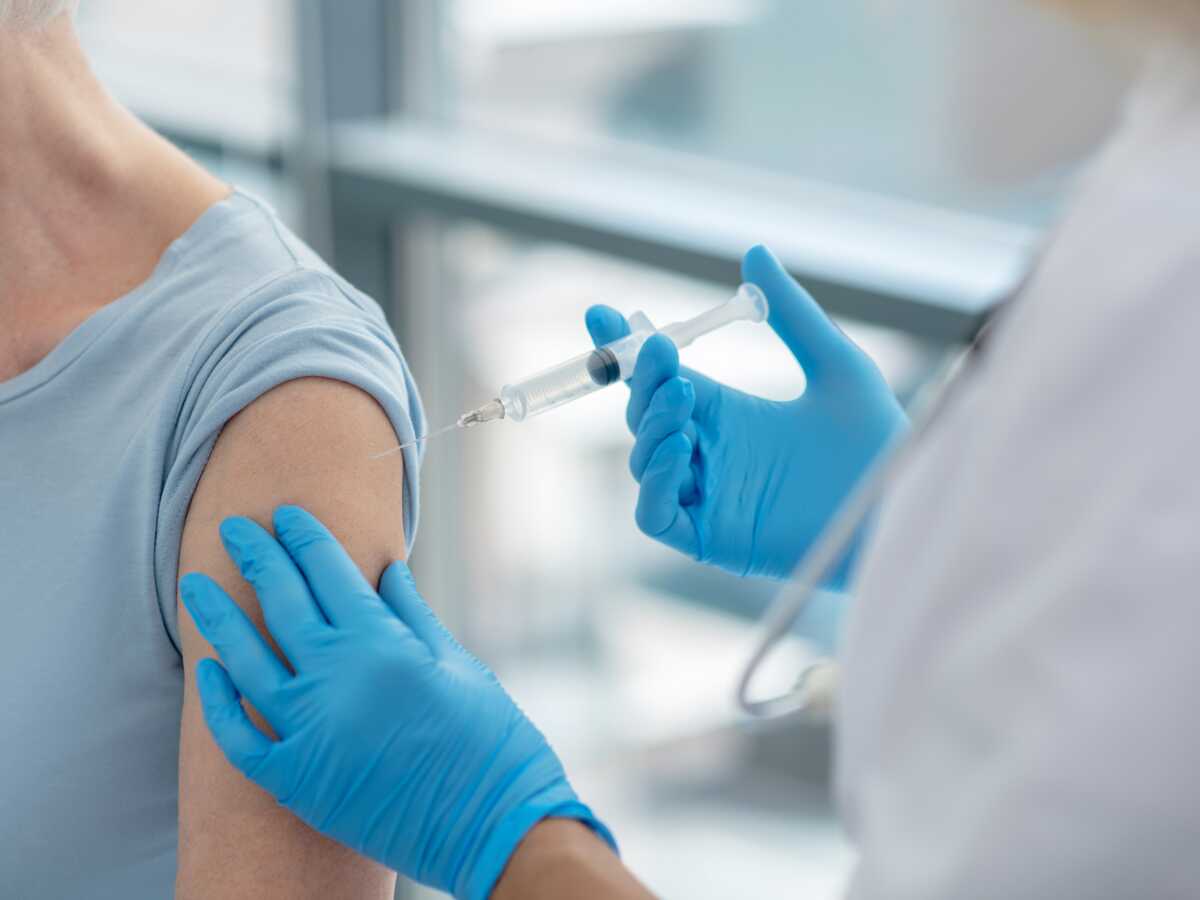 Pfizer, Moderna : l’OMS évoque un lien "probable" entre les vaccins à ARN messager et les problèmes cardiaques