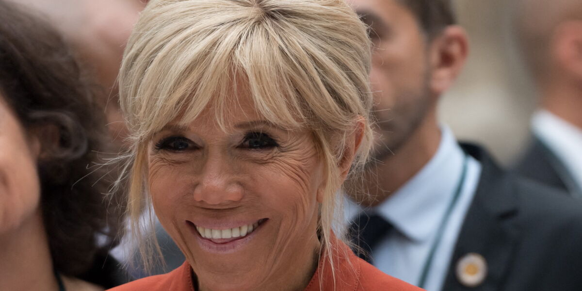 Brigitte Macron Ce Drole D Appel De Cyril Hanouna Pour Son Anniversaire Femme Actuelle Le Mag