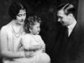 La princesse Elizabeth, en 1928, avec ses parents la reine Elizabeth et le roi George VI.
