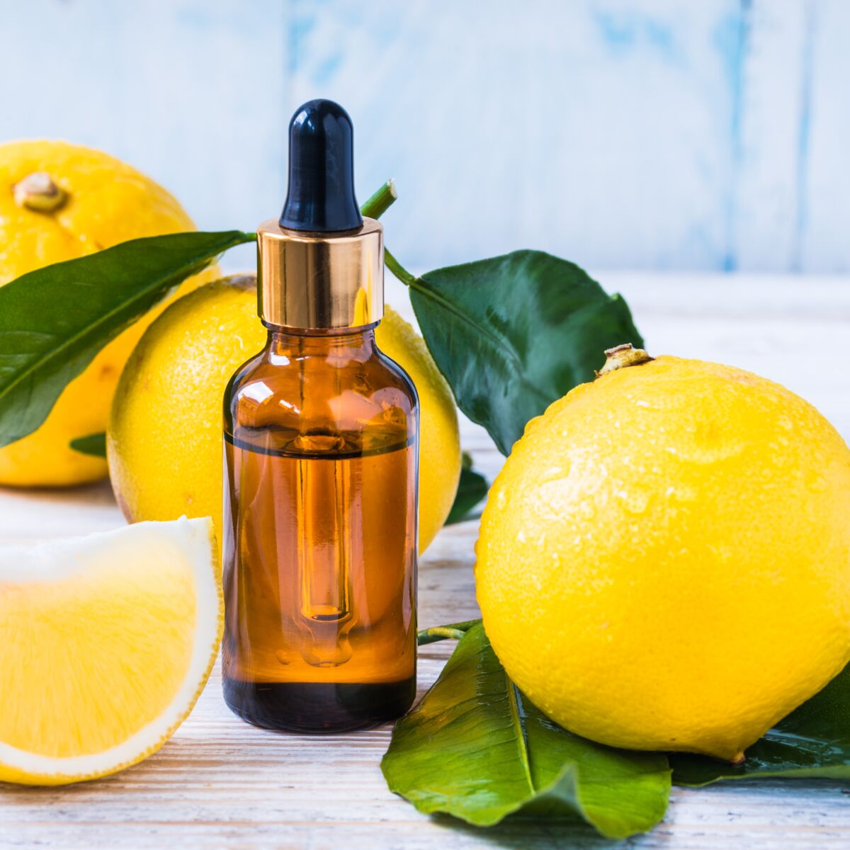 L'huile essentielle de citron : acidulée et purifiante, tous nos