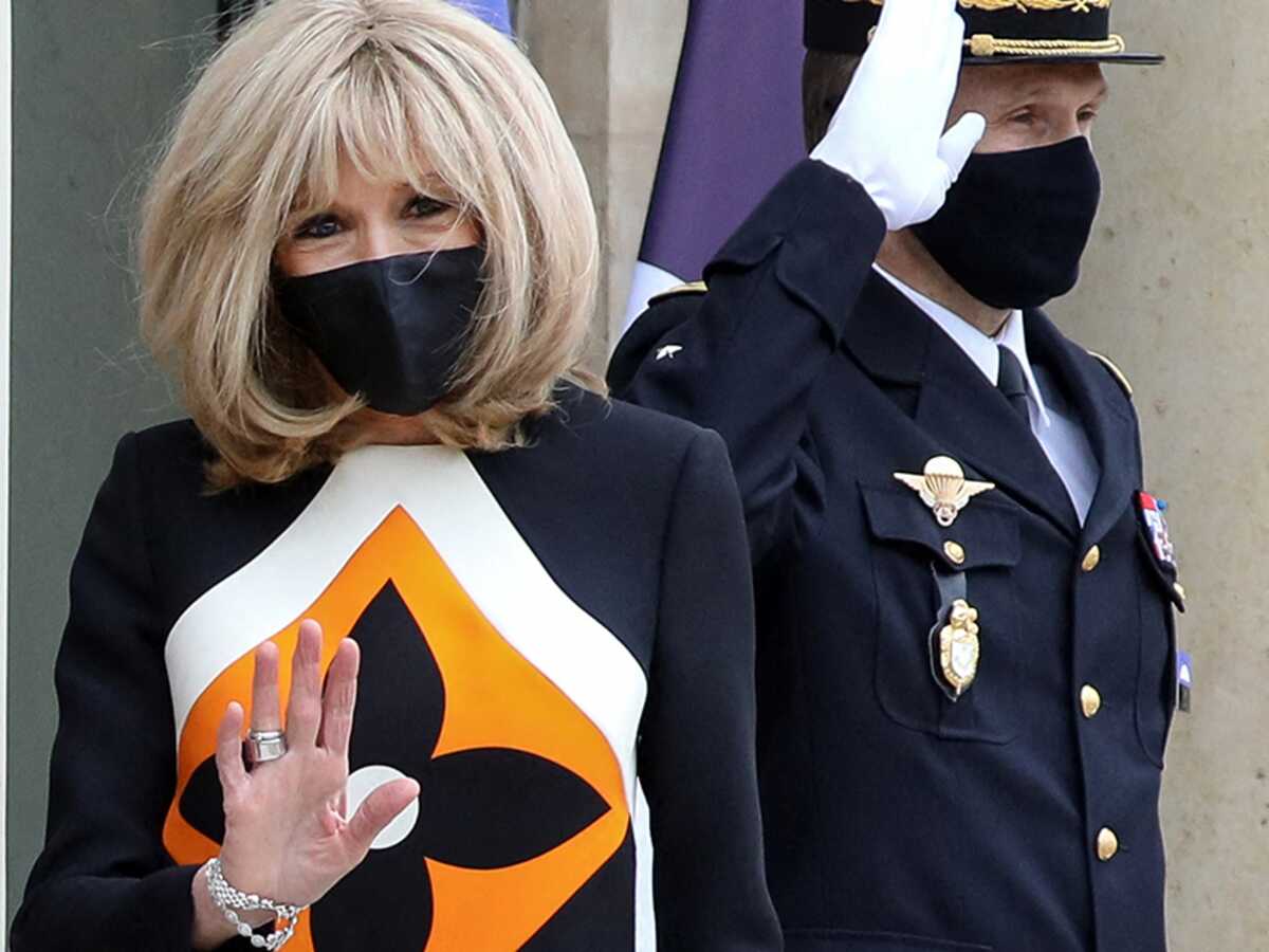 Brigitte Macron : veste qui détonne, zips et taille haute, son look trop canon !