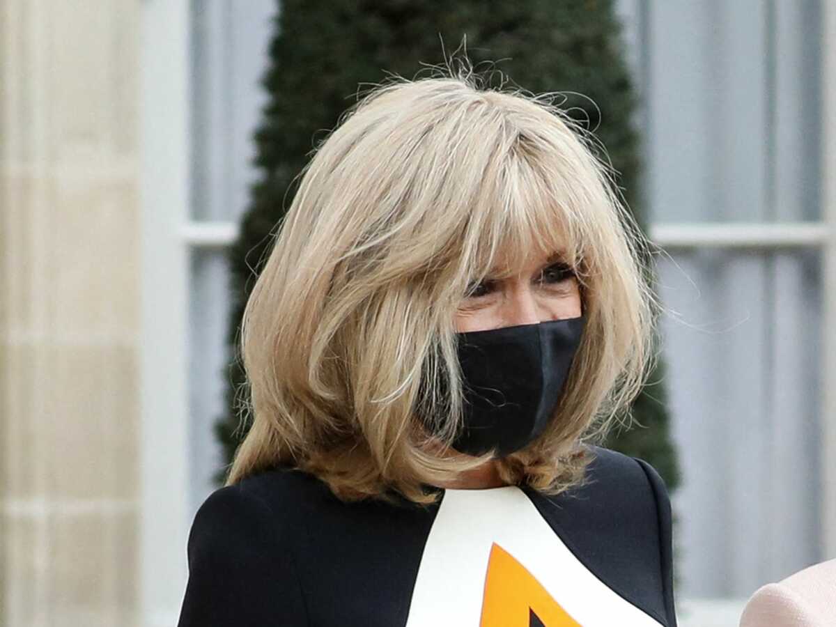 Brigitte Macron : cette belle surprise qu’elle a faite à des collégiens