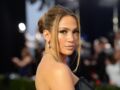 À 51 ans, Jennifer Lopez adopte la coupe de cheveux que vous allez voir partout cet été 