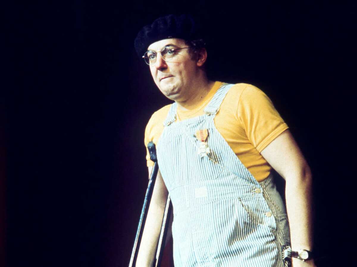 Comme un grand frère : le bel hommage de Gérard Jugnot à Coluche