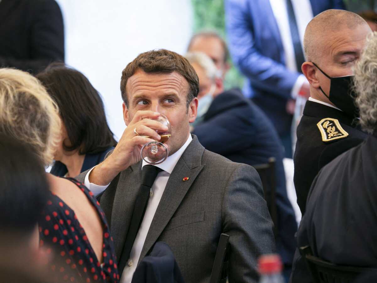 VIDEO - Emmanuel Macron son "rendez-vous" énigmatique en discothèque