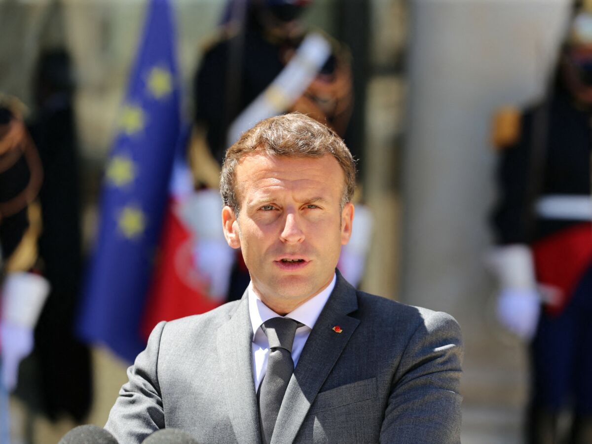 Emmanuel Macron giflé : quand sera jugé l’auteur, qui a reconnu son geste ? La date dévoilée