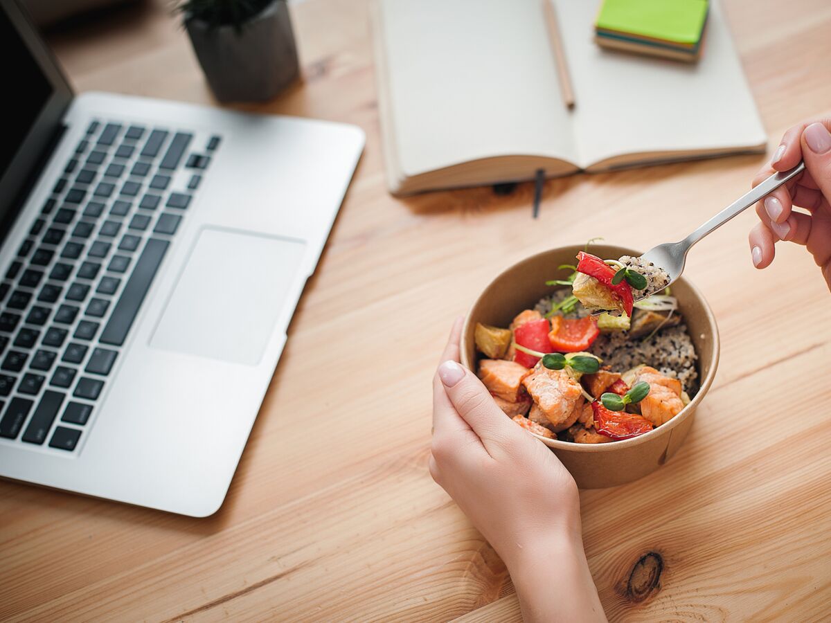 Repas midi minceur : au bureau ou en télétravail, que manger pour perdre du  poids ? : Femme Actuelle Le MAG
