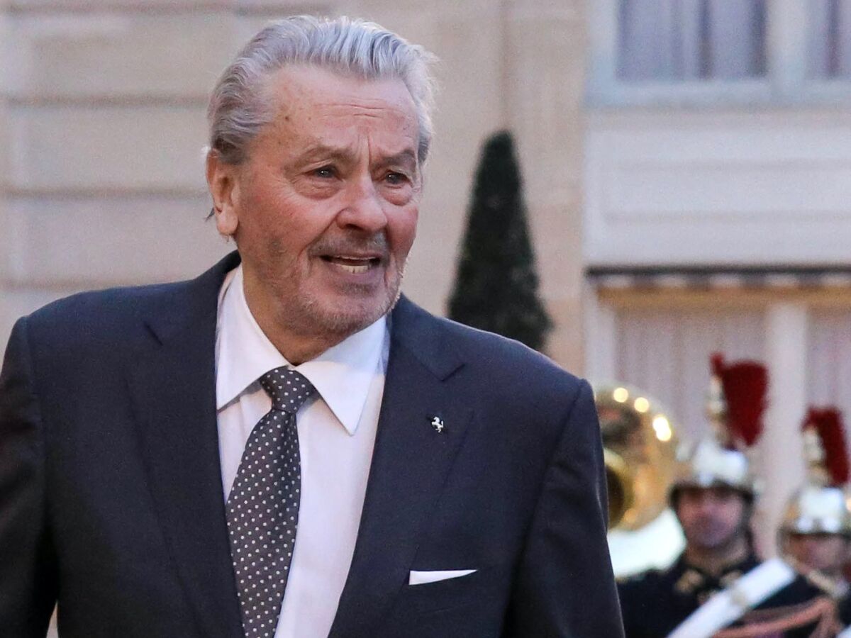 Qui Est La Compagne D Alain Delon Alain Delon, amoureux à 85 ans : il se confie sur Hiromi, sa nouvelle  compagne : Femme Actuelle Le MAG