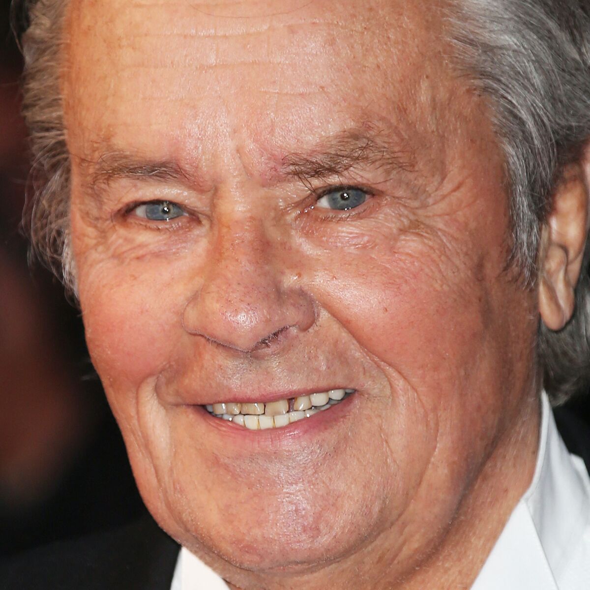 Hiromi Alain Delon Et Sa Compagne Actuelle Alain Delon en couple avec Hiromi : comment l'acteur a rencontré sa  nouvelle compagne : Femme Actuelle Le MAG