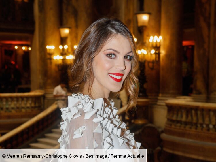 Manon Mittenaere Iris Mittenaere pose avec sa sœur, aussi magnifique qu'elle ! - PHOTOS :  Femme Actuelle Le MAG