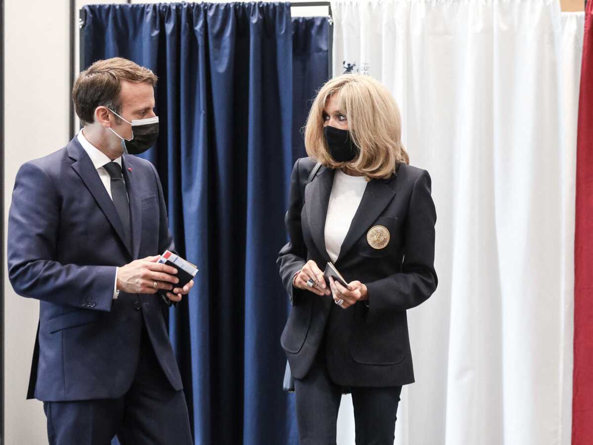 Emmanuel Macron prend la défense de Brigitte face aux critiques