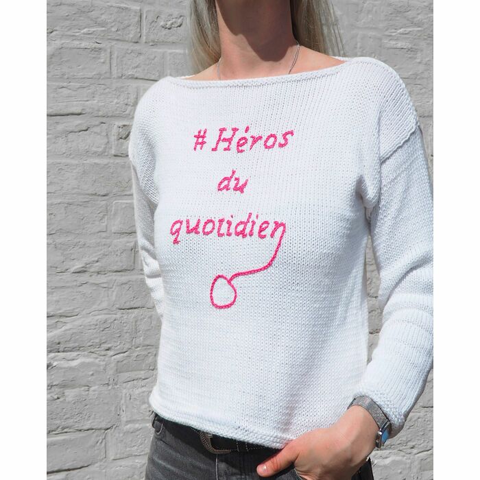 comment-broder-une-phrase-au-point-de-cha-nette-sur-un-pull-femme