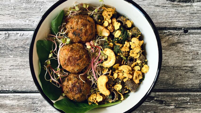 Bowl vitalité, pâtes au sarrasin, épinards, falafels & granola facile et  rapide : découvrez les recettes de cuisine de Femme Actuelle Le MAG