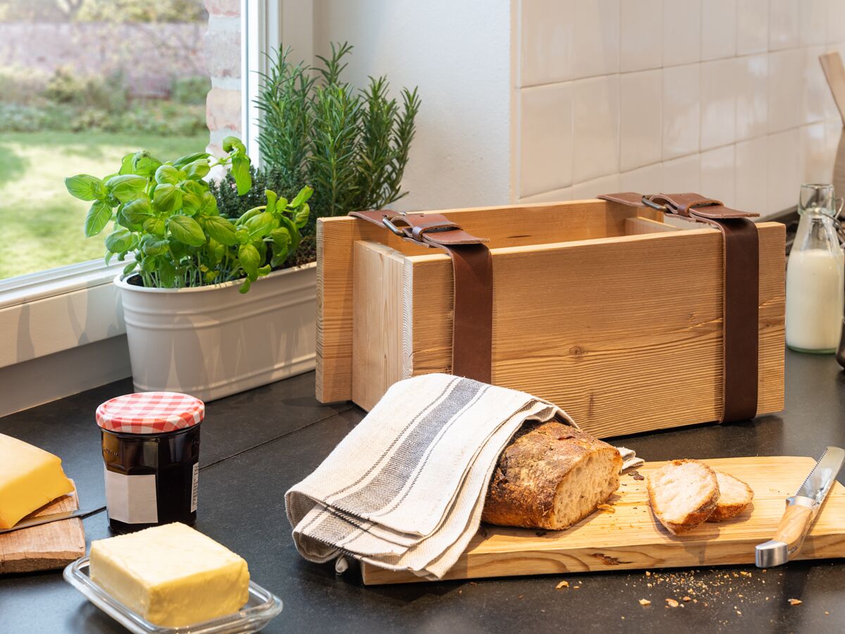DIY : comment réaliser une boîte à pain rustique soi-même : Femme Actuelle  Le MAG
